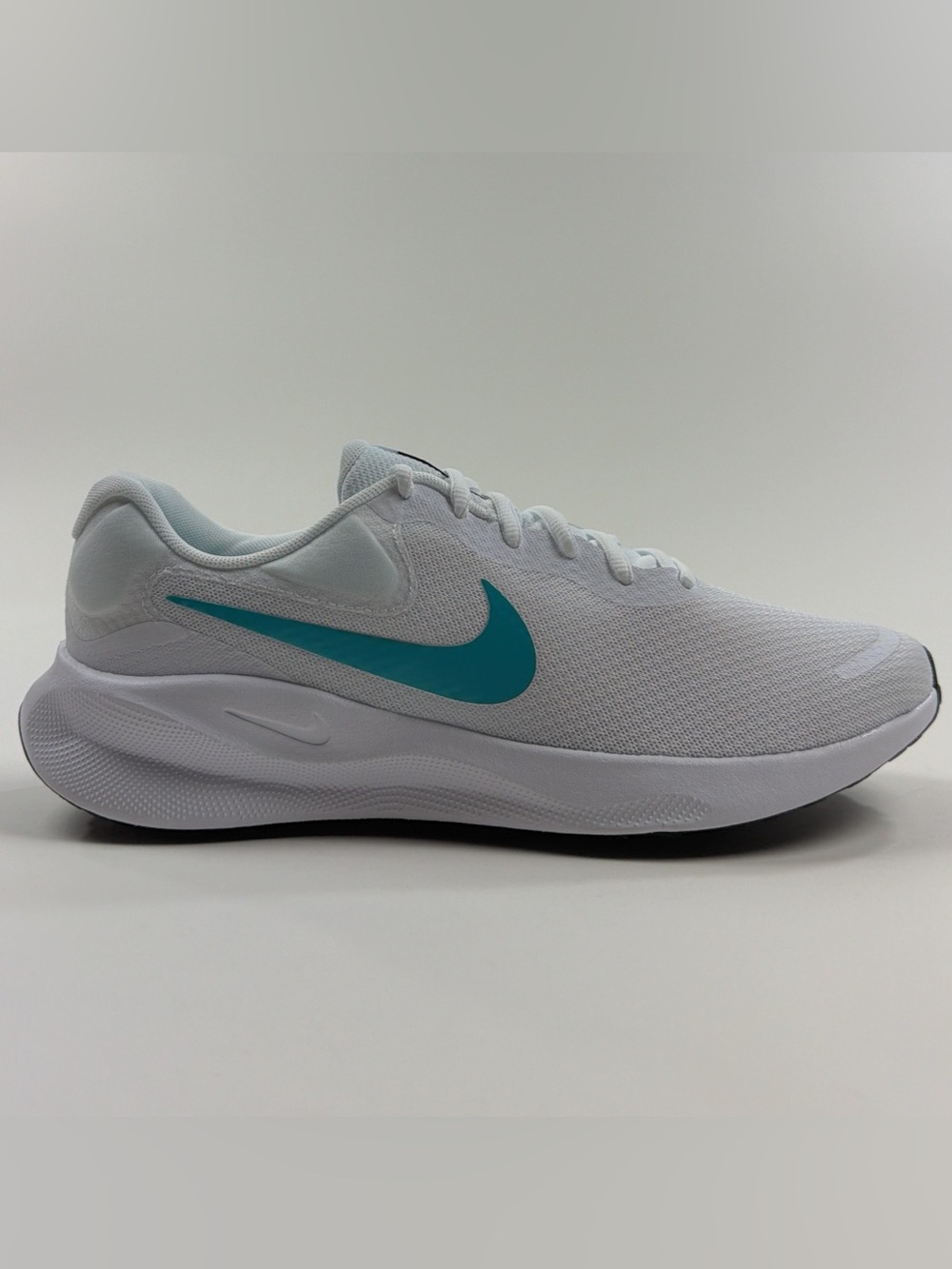 Nike Revolution 7 Mens White Blue Shoes Sneakers Running Athletic Gym FB2207-103